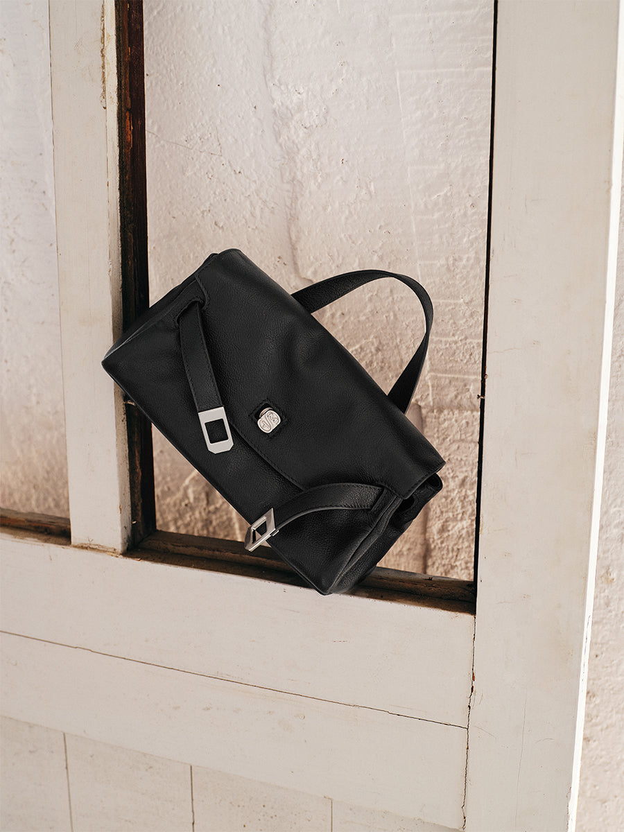 FIRST-LAYER COWHIDE HANDBAG