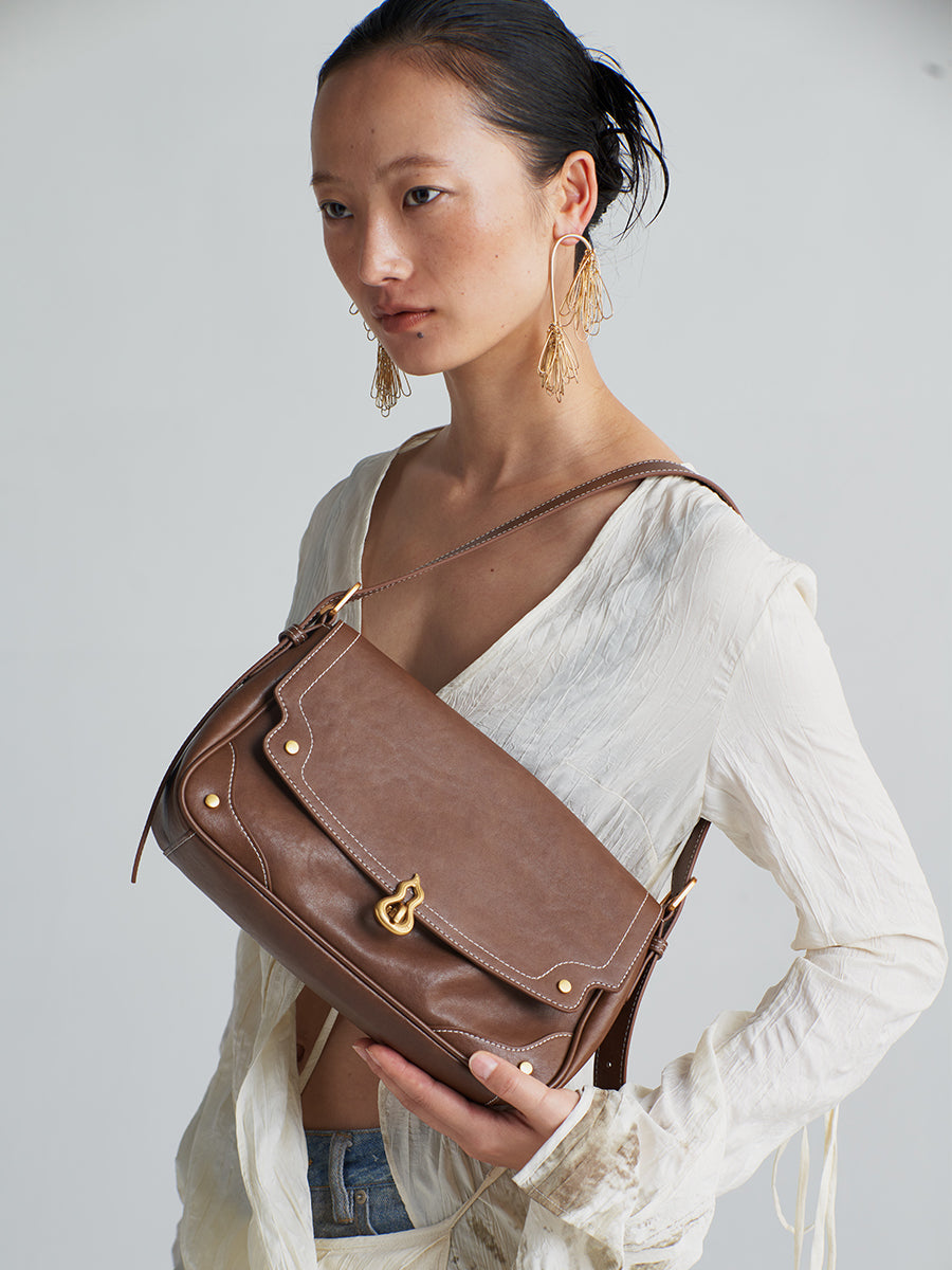 Semi-cooked Cheese-Crossbody Baguette Bag