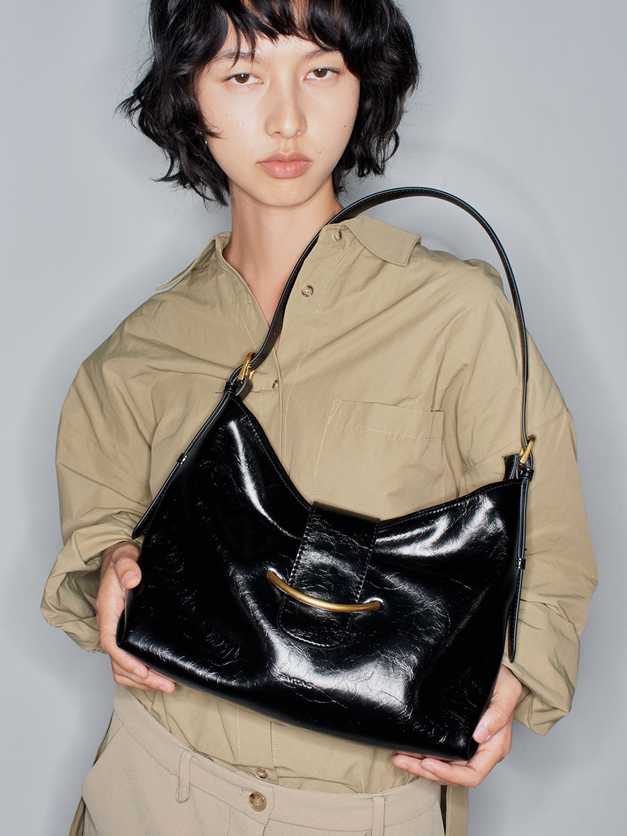 Cracked large capacity shoulder bag