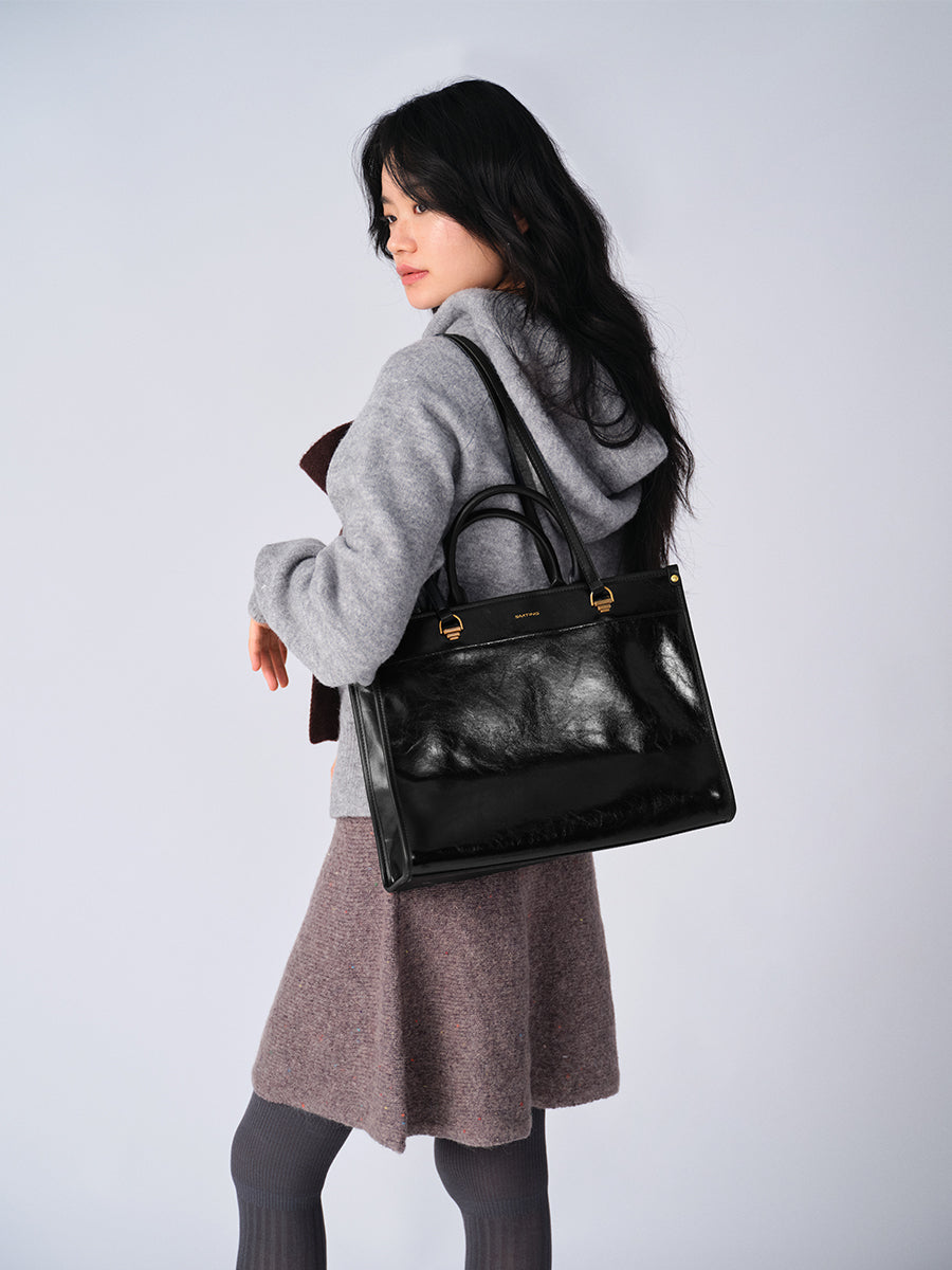 Casual simple and elegant tote bag