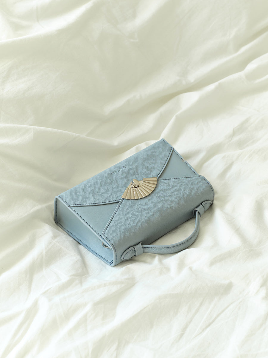 Three-dimensional genuine leather small square bag