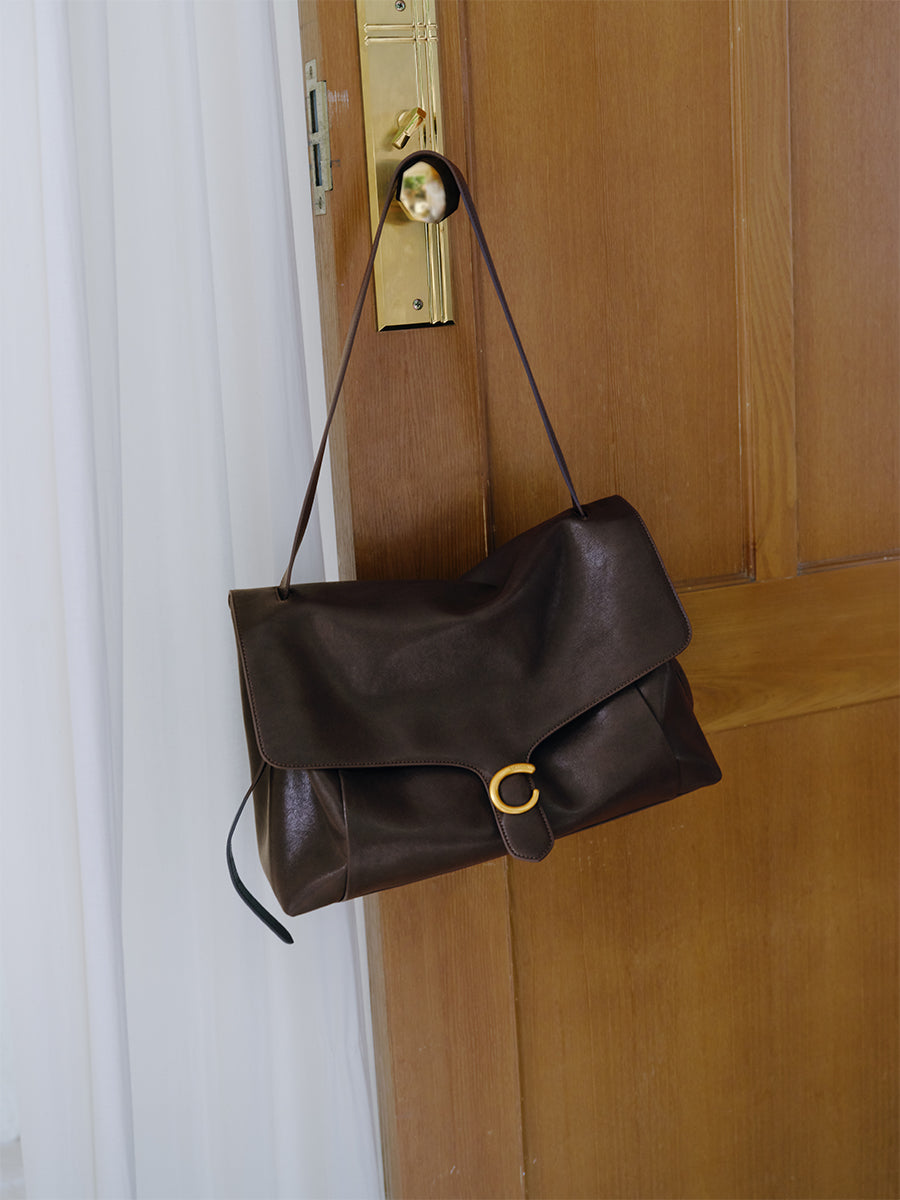 Large-capacity commuter hobo bag