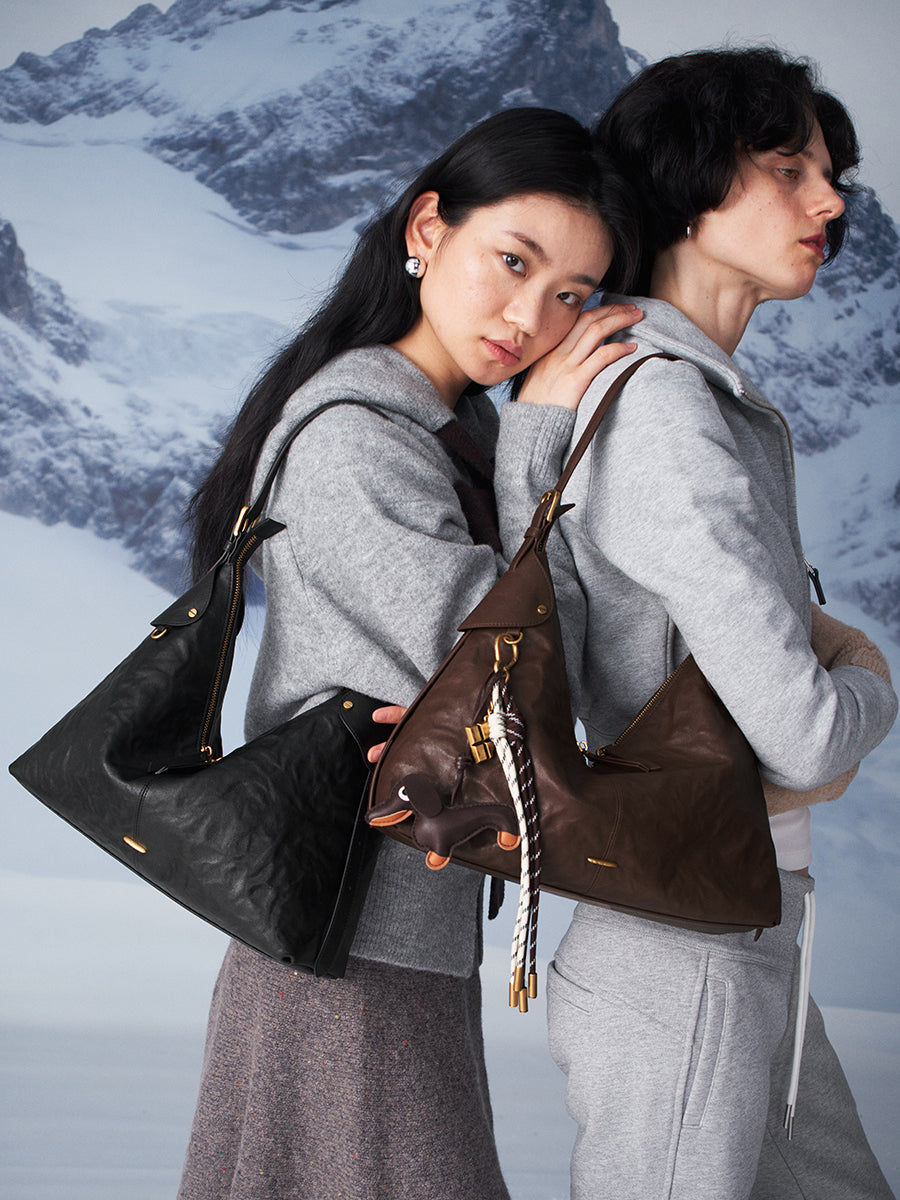 Retro and elegant underarm tote bag