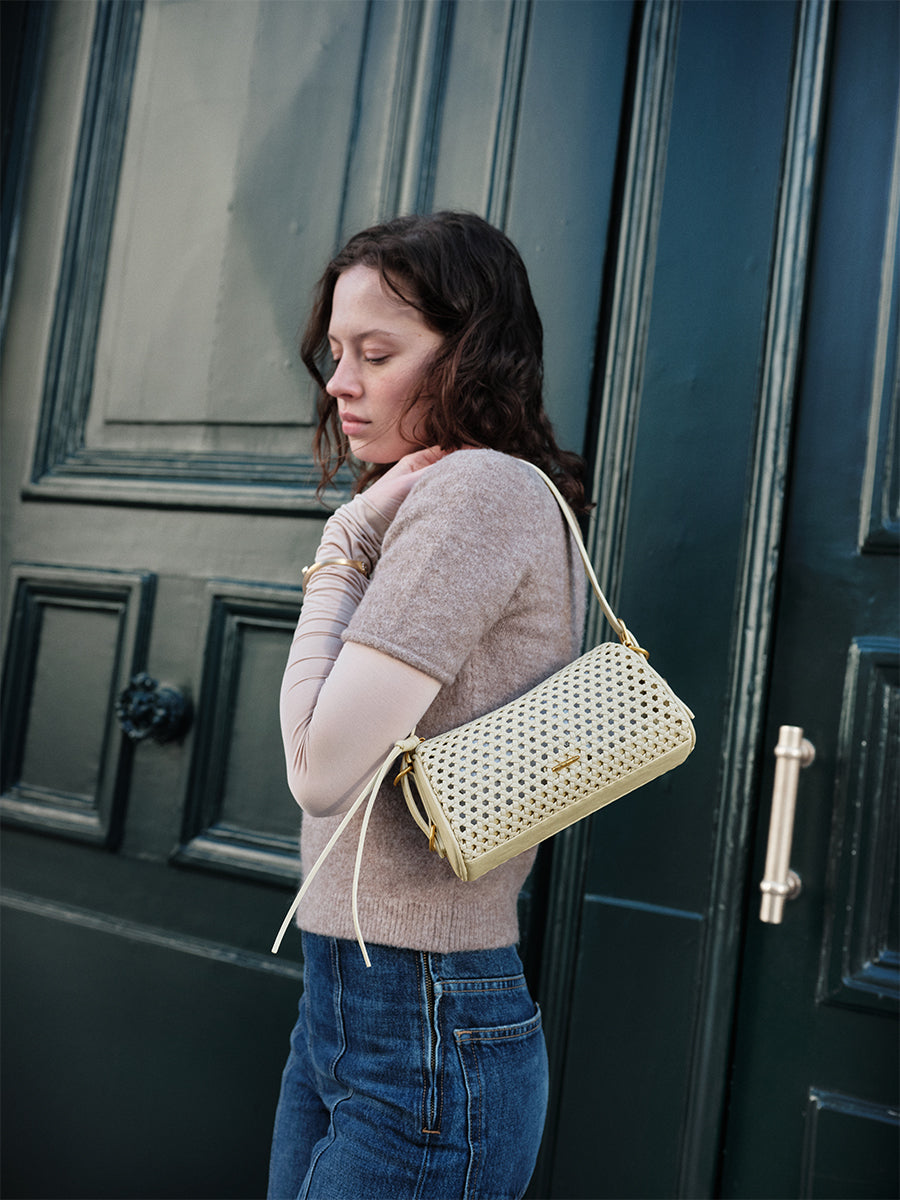 Baguette hollow woven bag