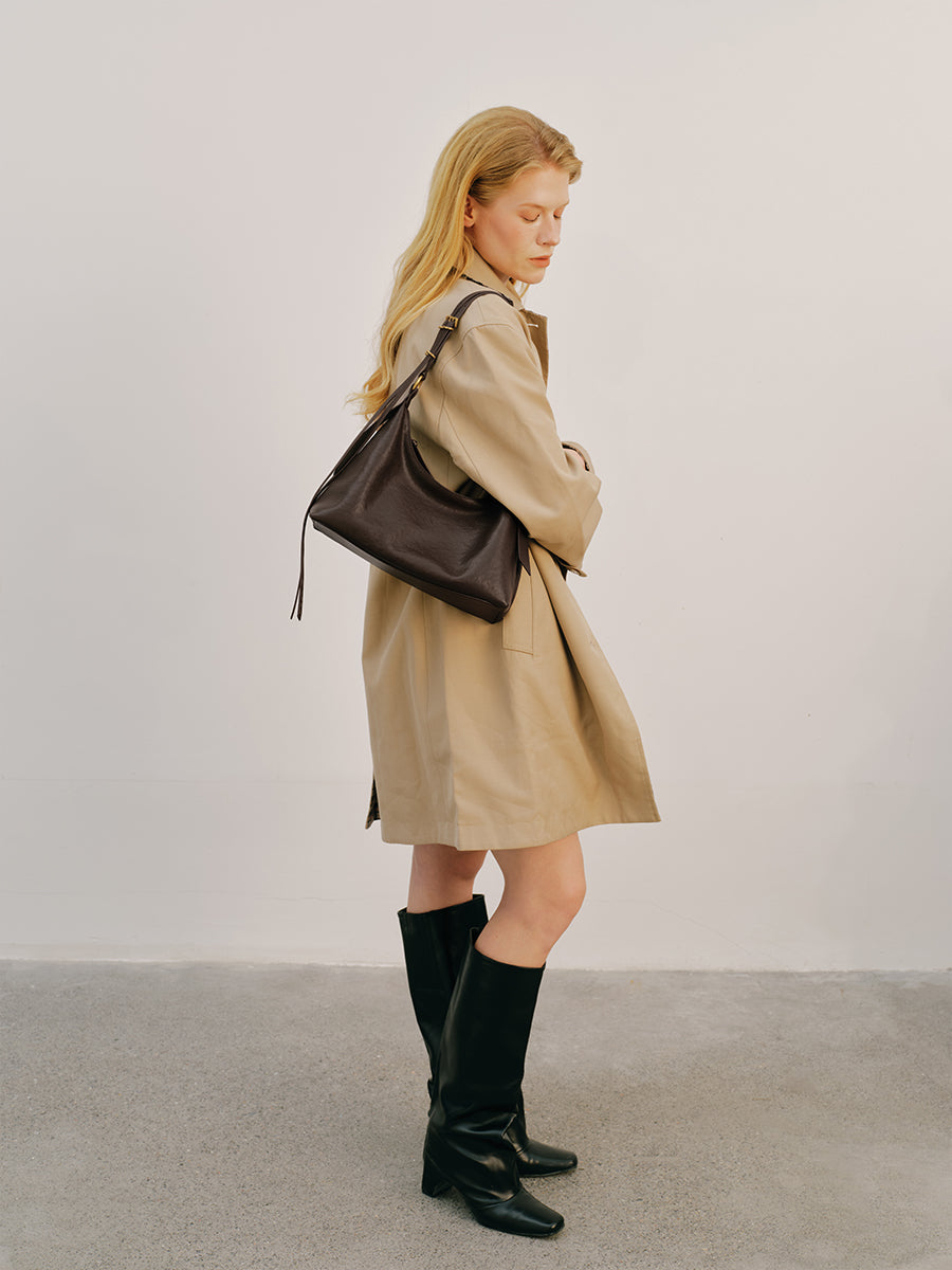 Double strap curved bag opening shoulder bag
