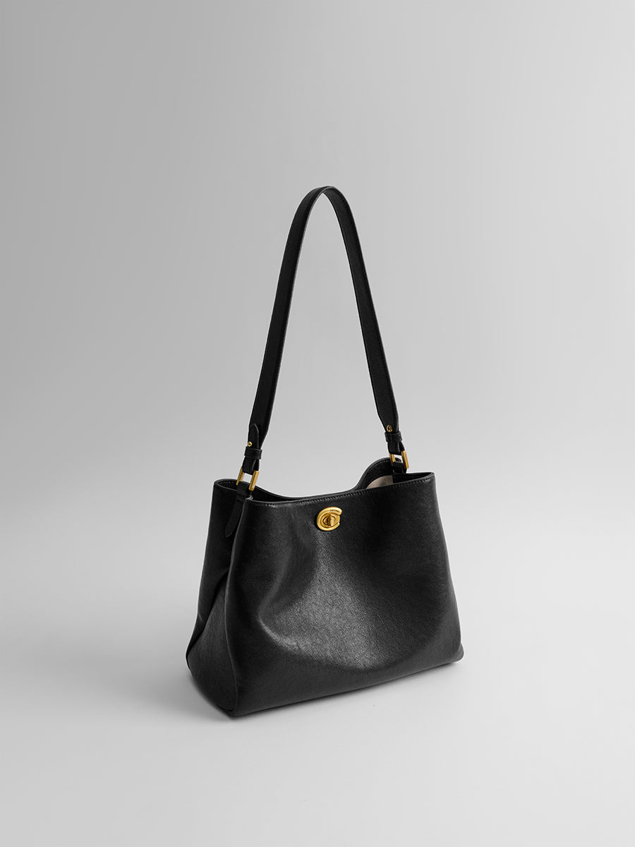 Minimalist, versatile bucket bag