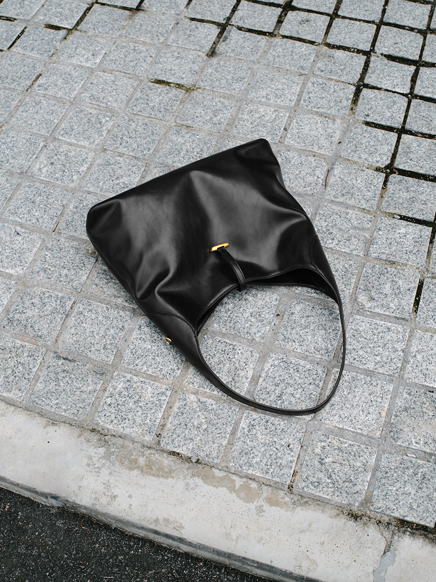 Large-capacity tote bag