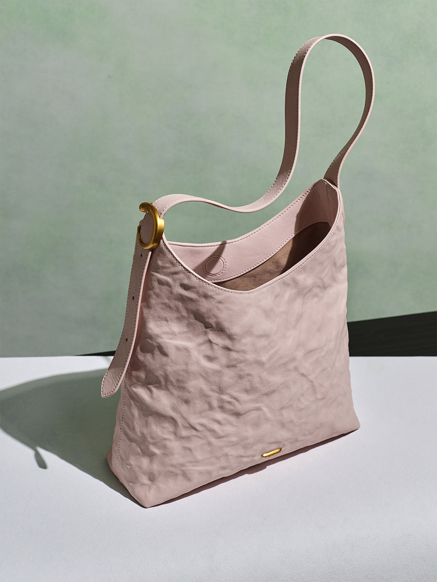 Sartorial tote bag with a niche design