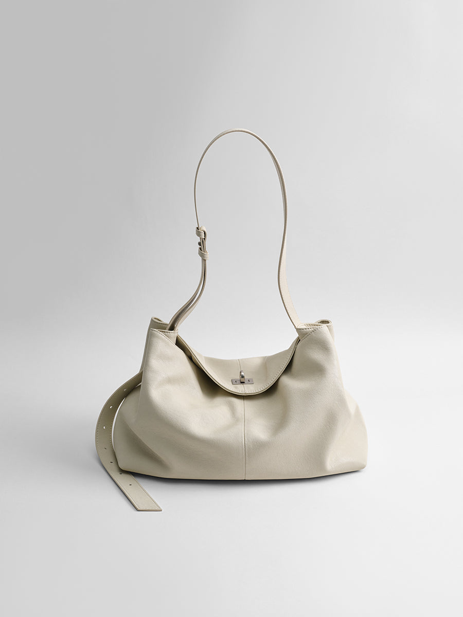 Large-capacity commuter tote bag
