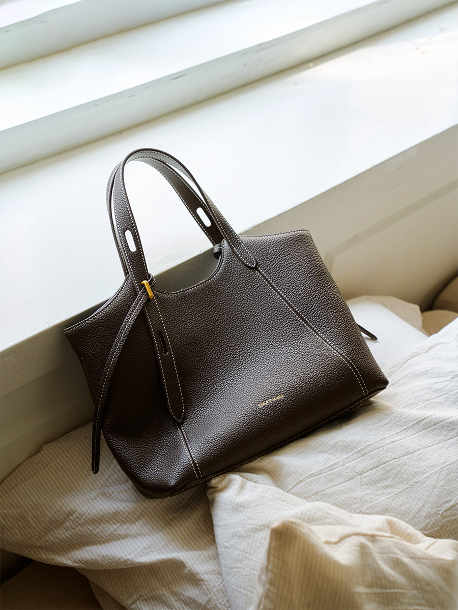 First-layer cowhide tote bag