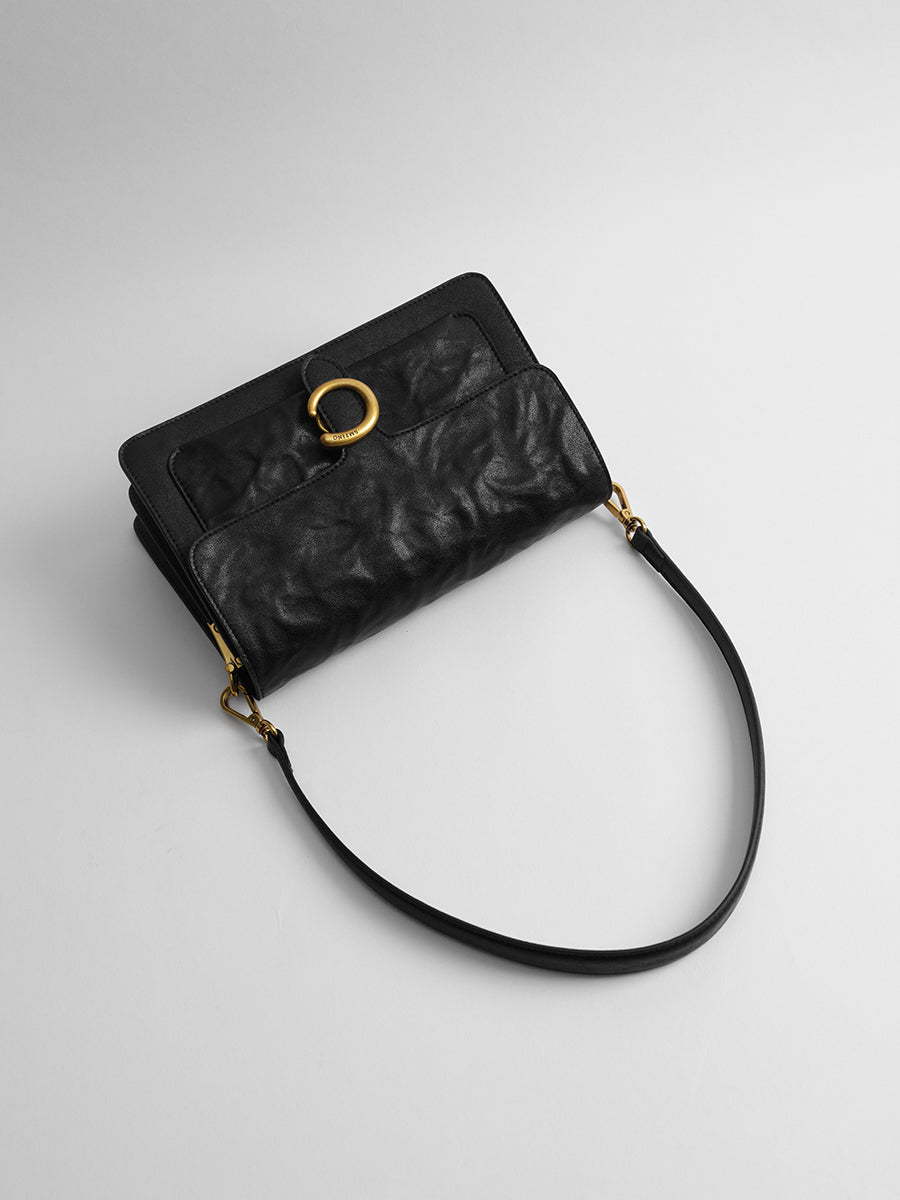 Shoulder bag under the armpit