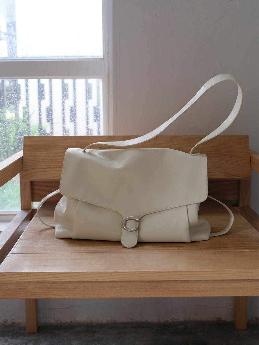 Large-capacity commuter hobo bag