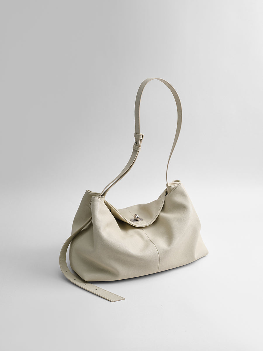 Large-capacity commuter tote bag