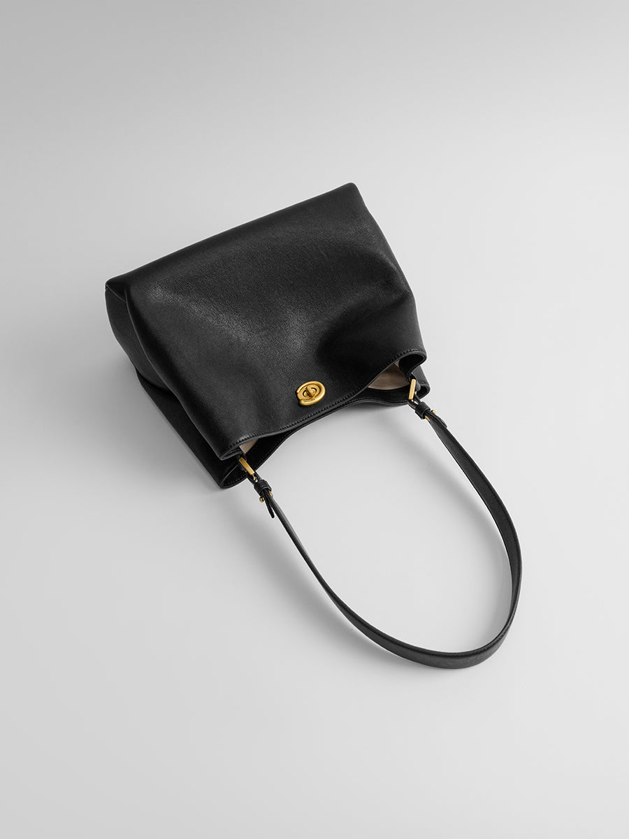 Minimalist, versatile bucket bag