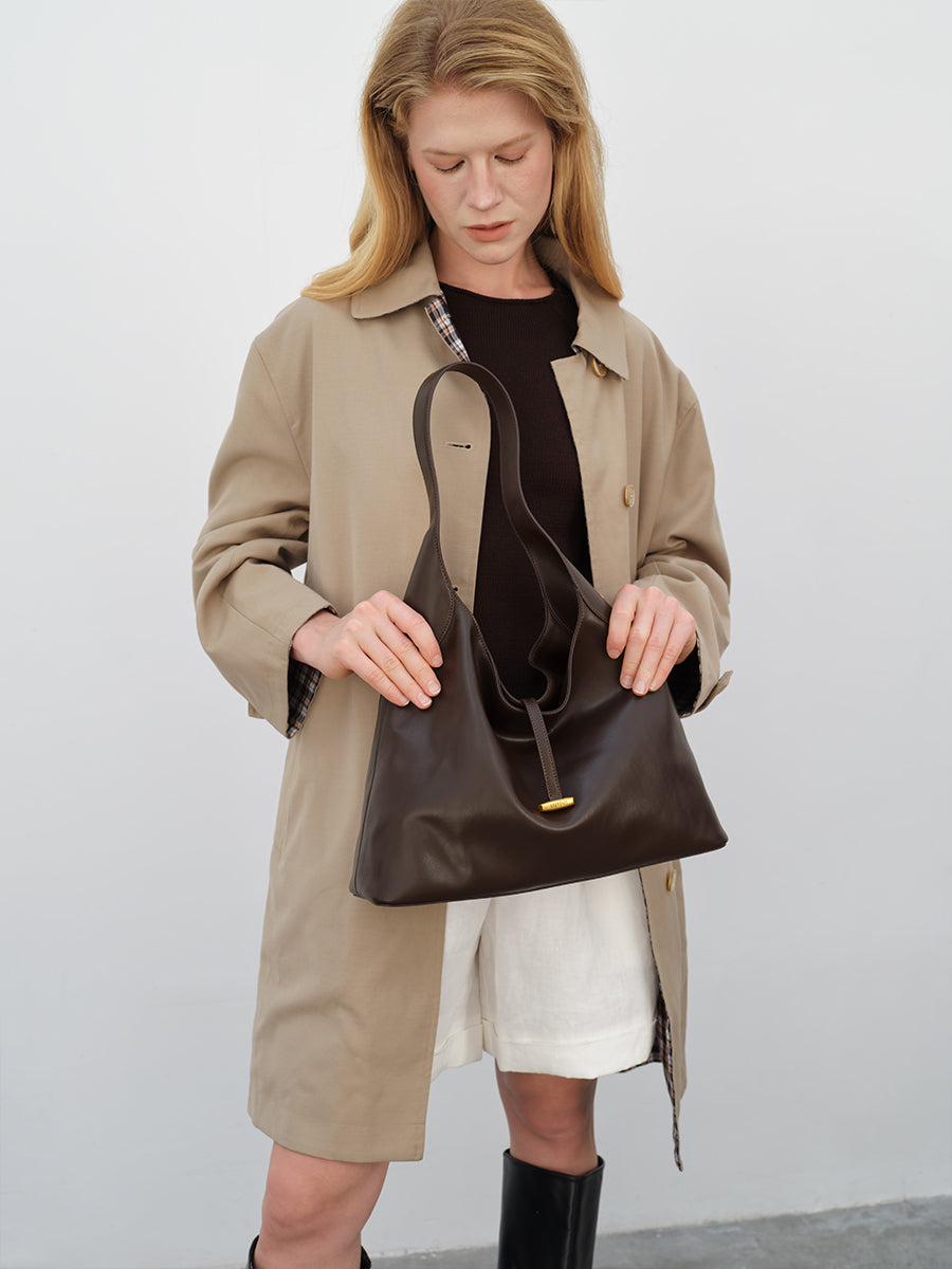 Large-capacity tote bag