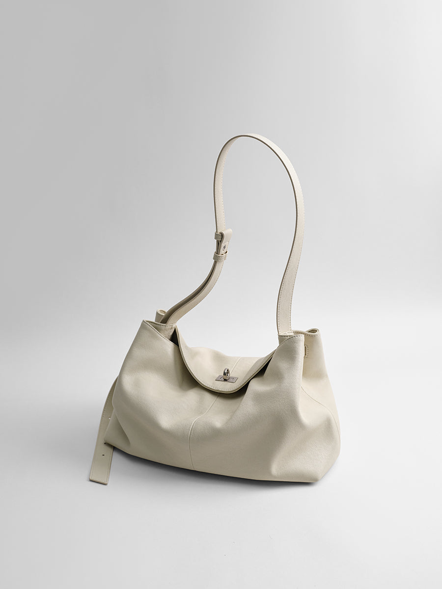 Large-capacity commuter tote bag