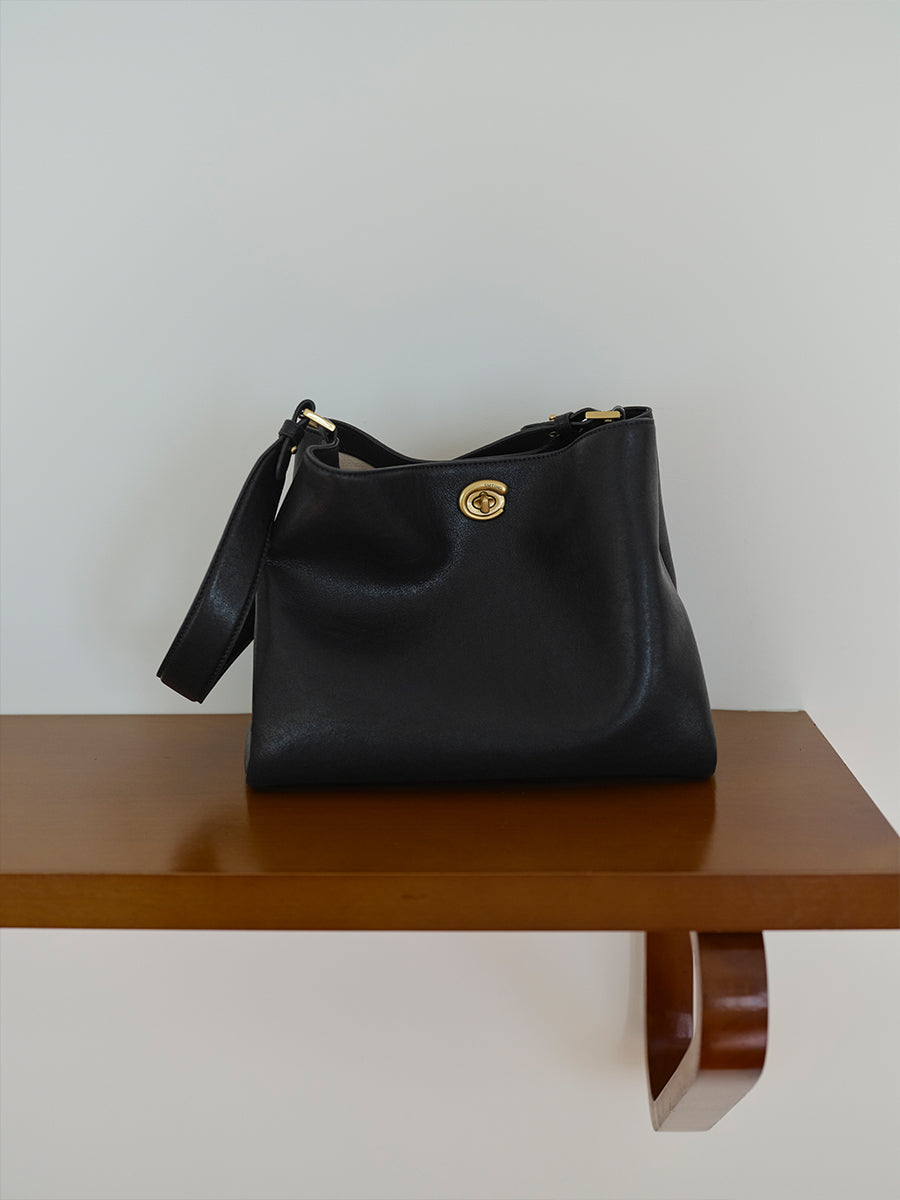 Minimalist, versatile bucket bag