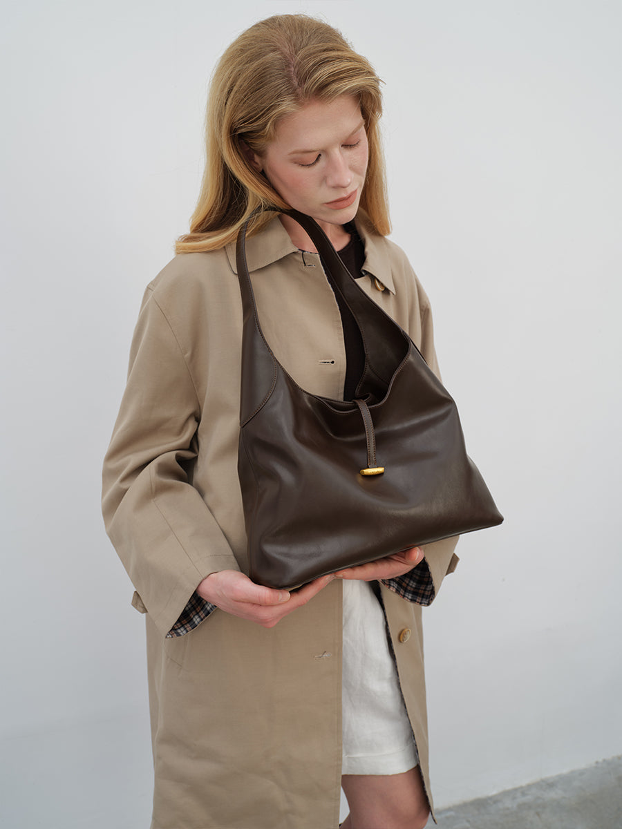 Large-capacity tote bag
