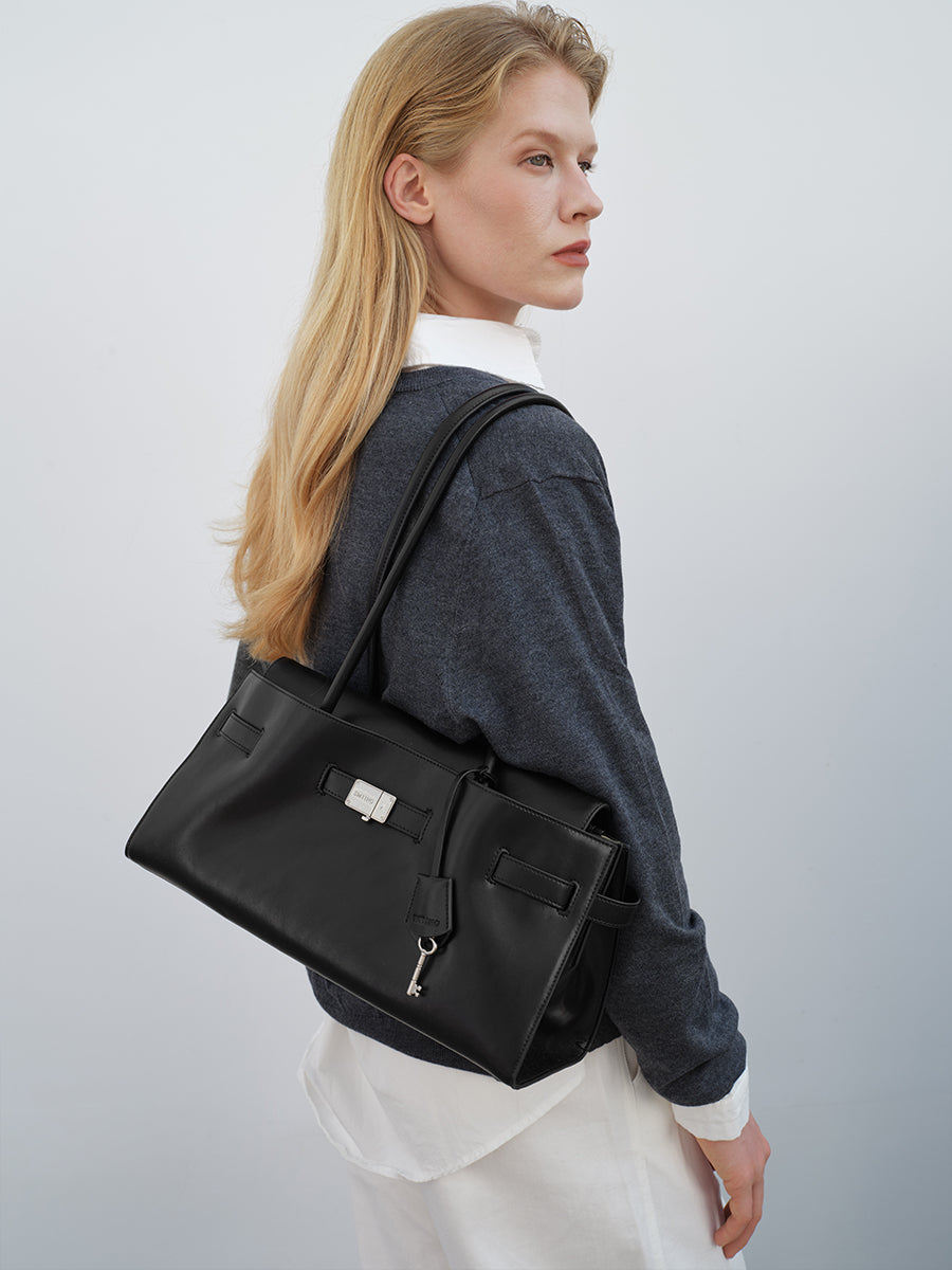 Advanced Sensation Commuter Shoulder Bag
