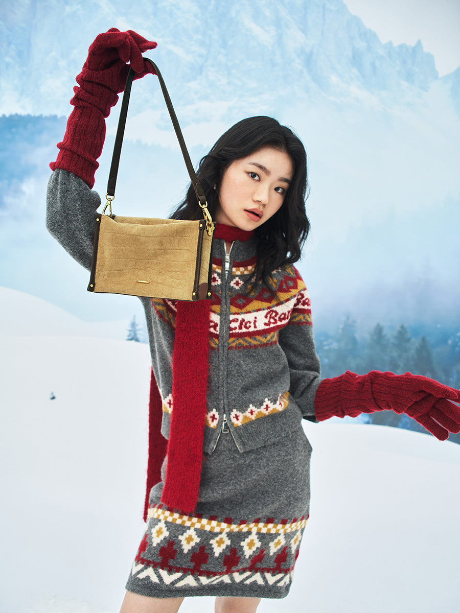 Fashionable hand-held box bag for autumn and winter