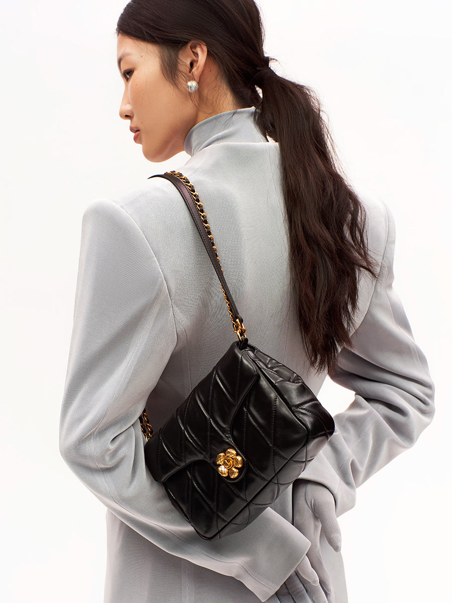 Diamond-shaped chain bag square bag