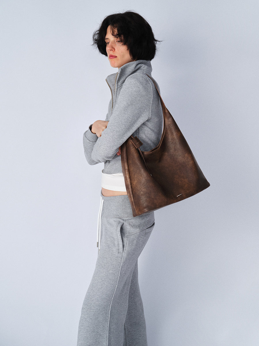 Laid-back casual tote bag