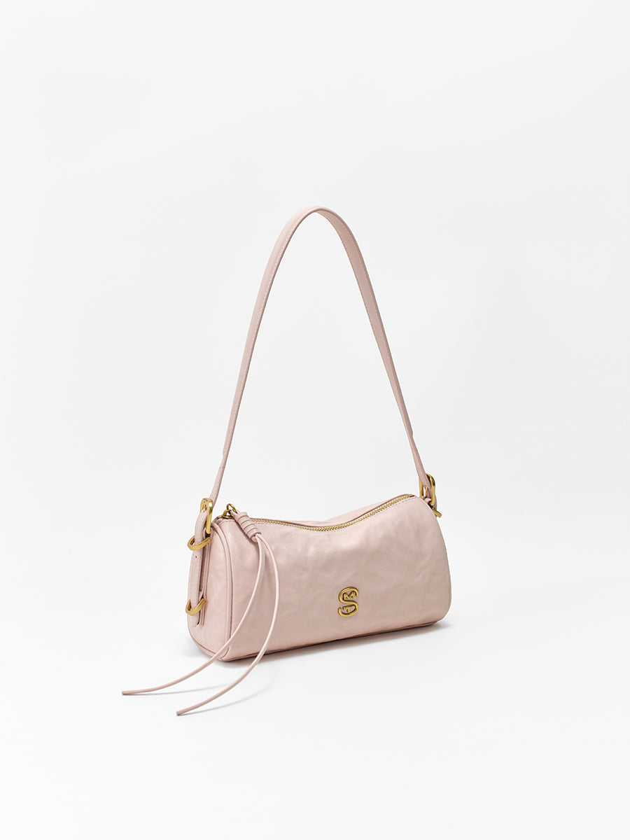 Sophisticated and Versatile Bucket Bag