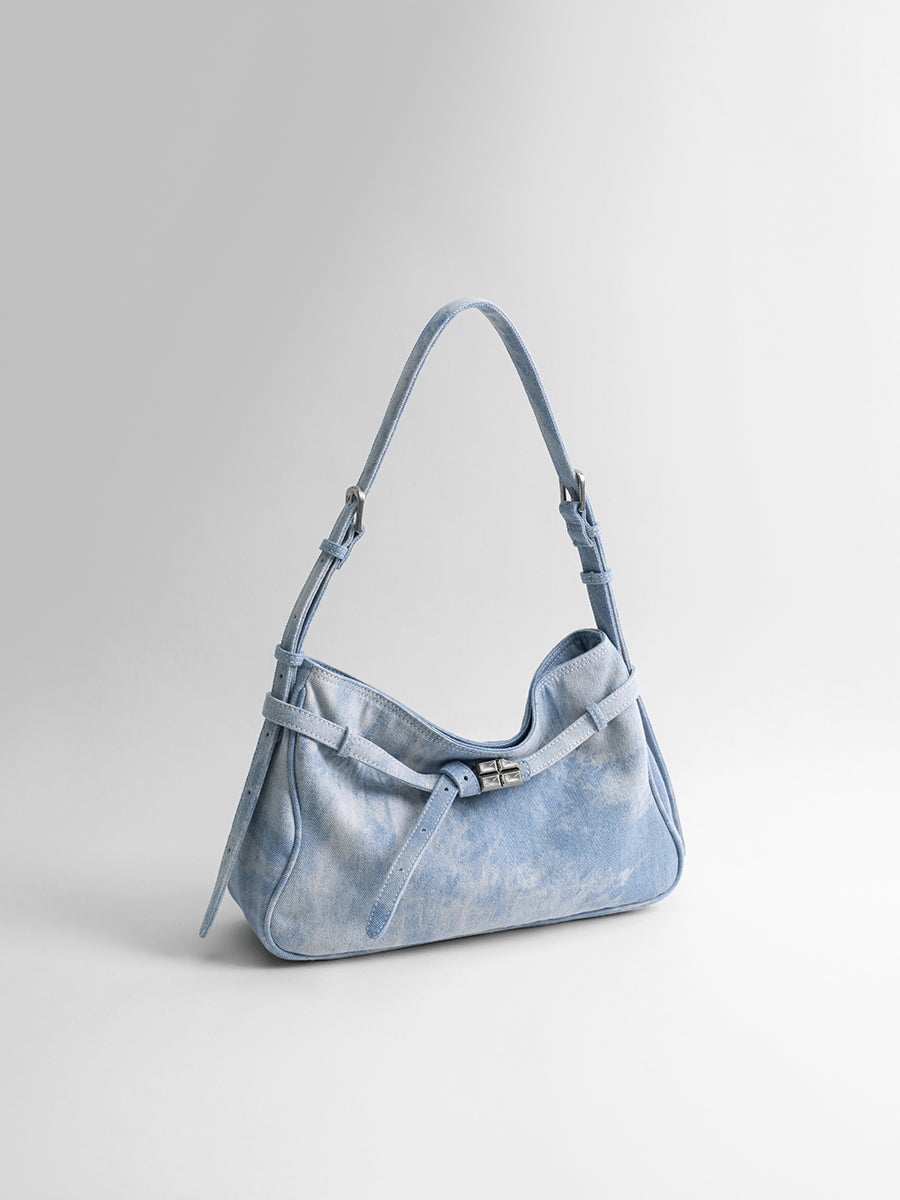 Large-capacity commuter tote bag