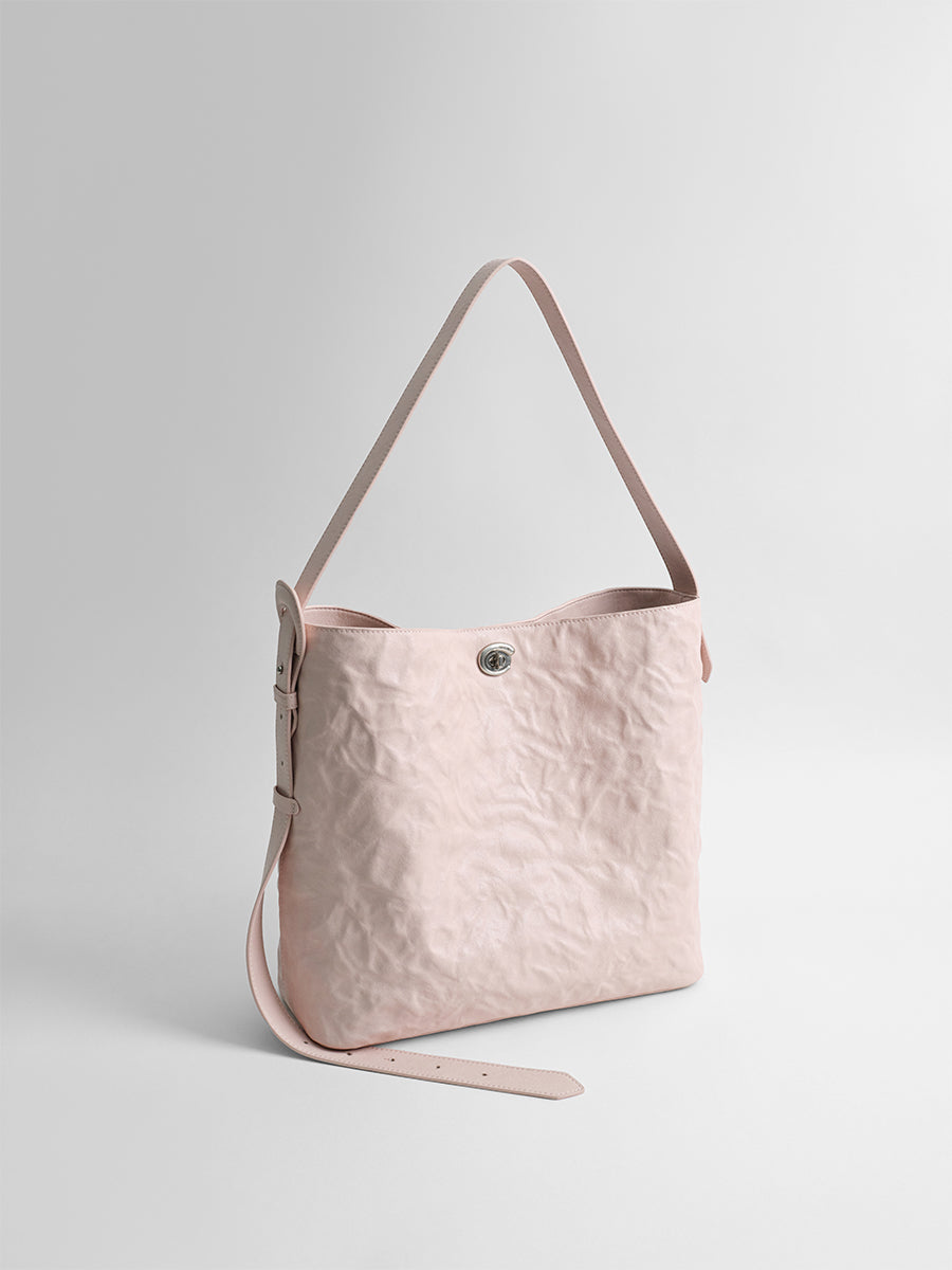 Sneaky design bucket bag