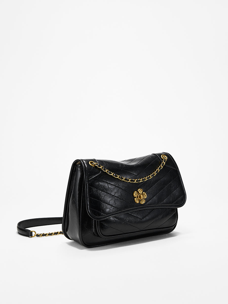 Casual chic chain bag