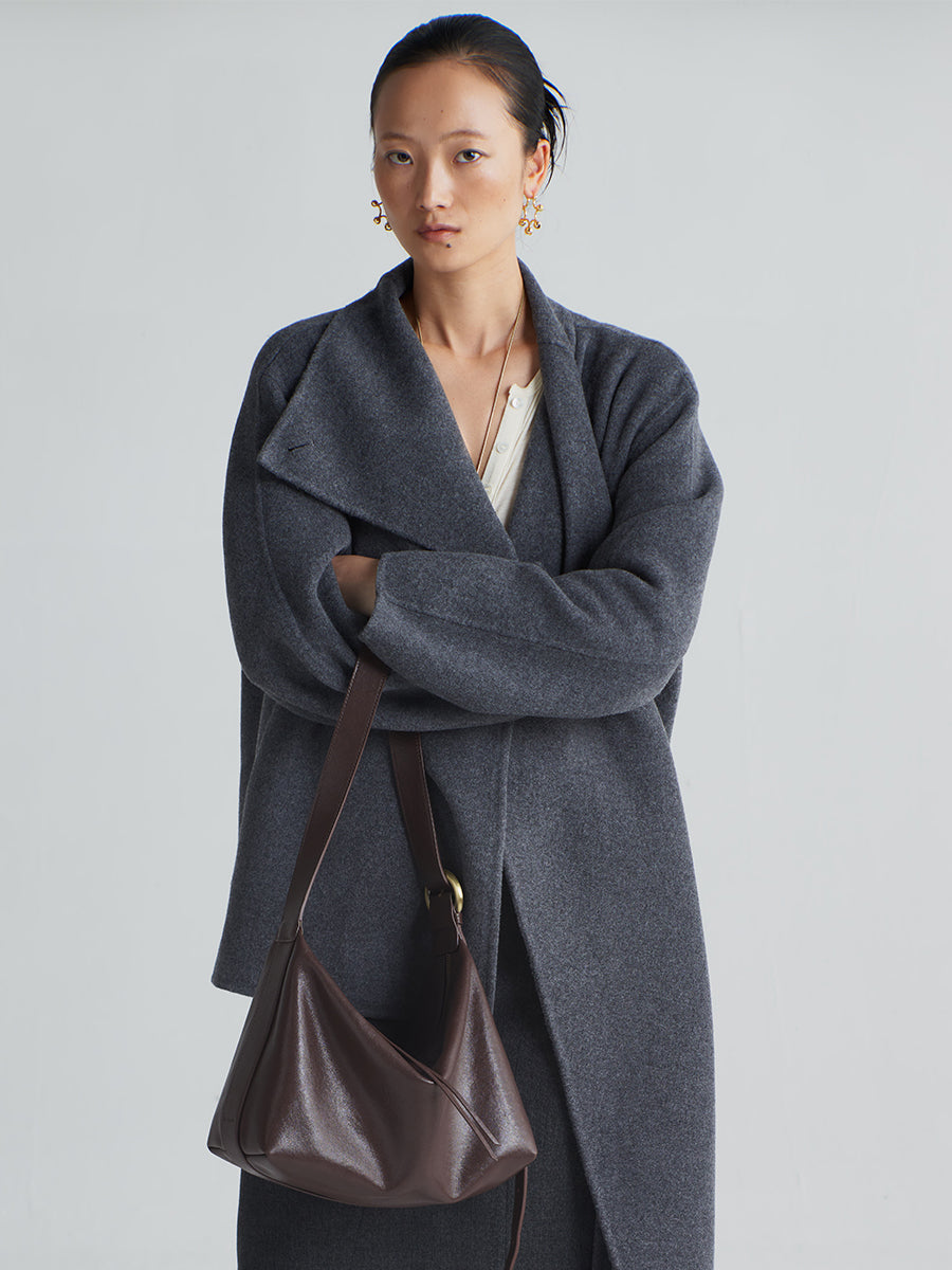 Simple and elegant large-capacity tote bag