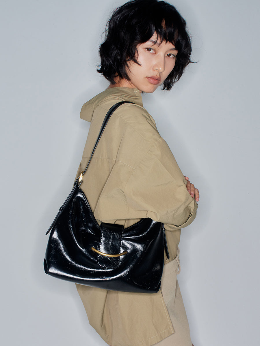 Cracked large capacity shoulder bag