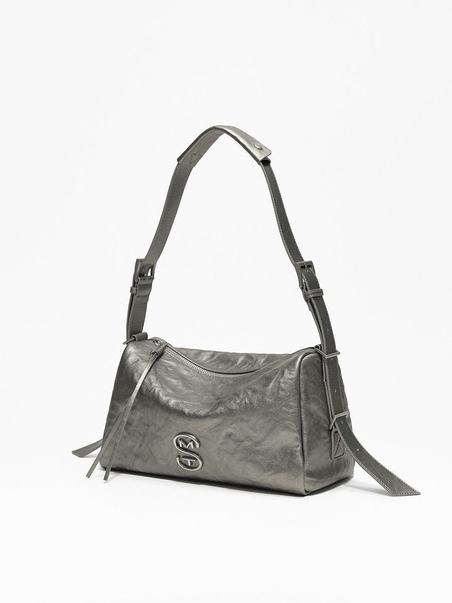 Elegant and fashionable pillow bag