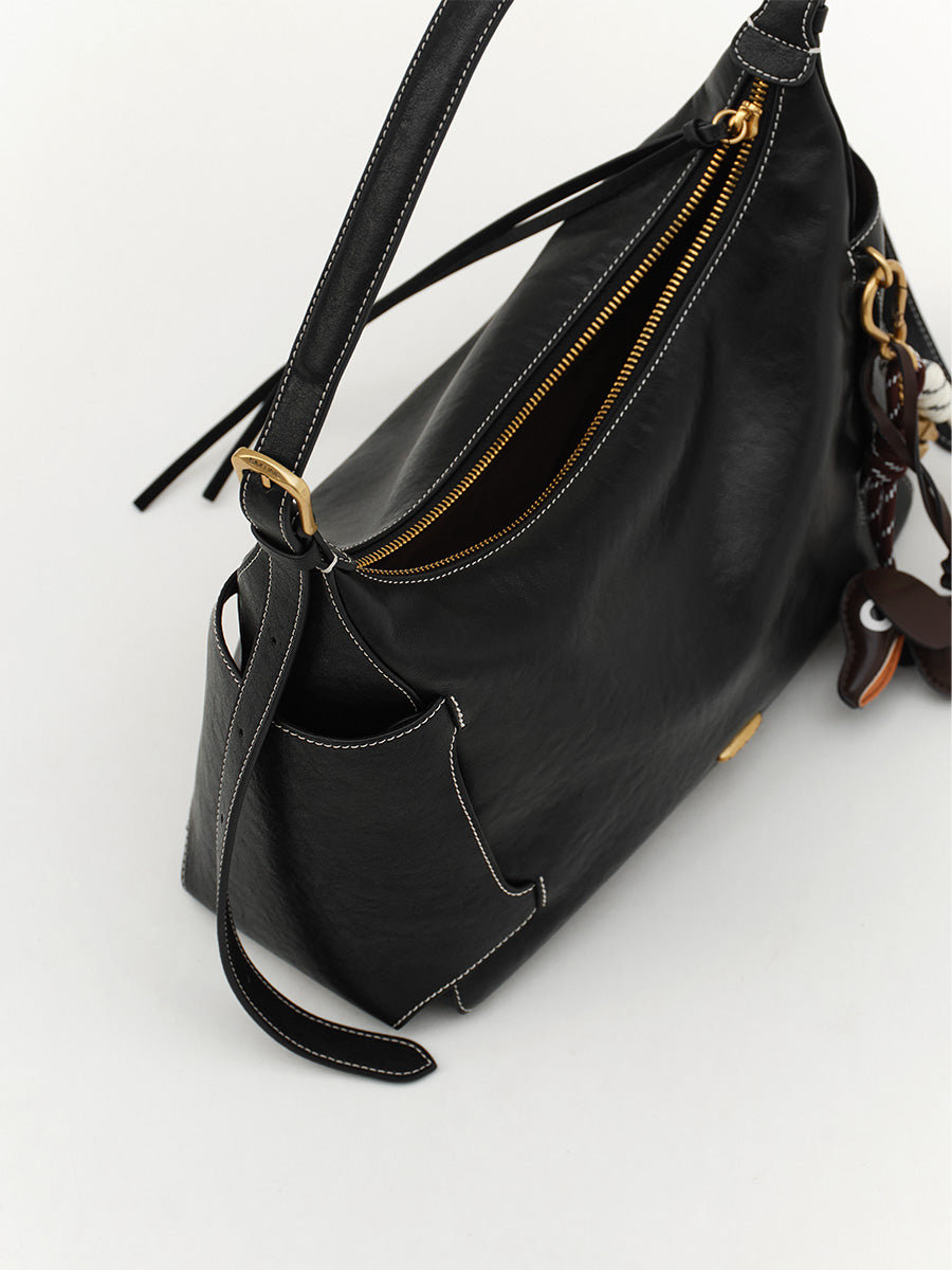 Elegant and generous hobo bags