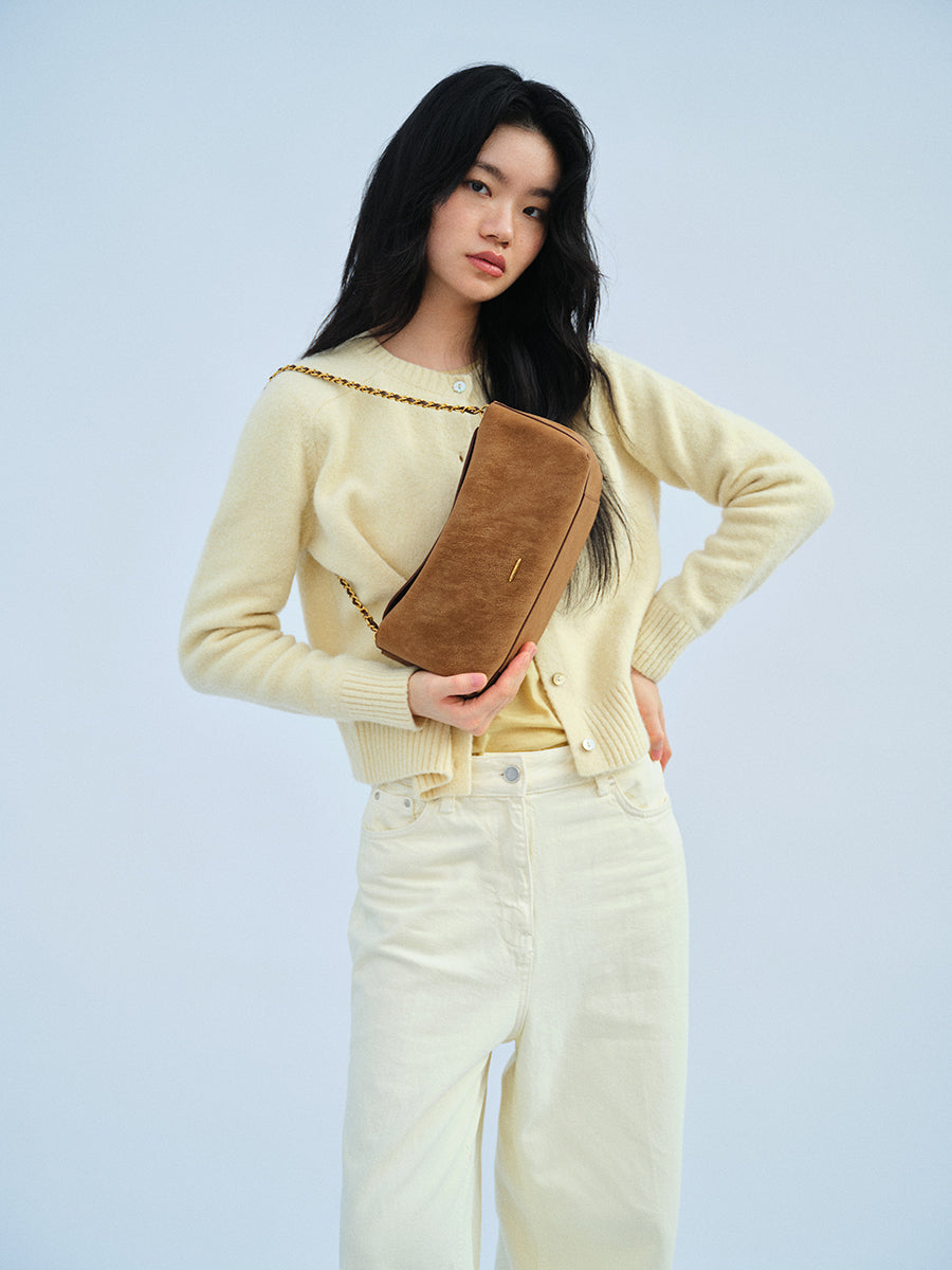 Fashionable stable and high-end pillow bag