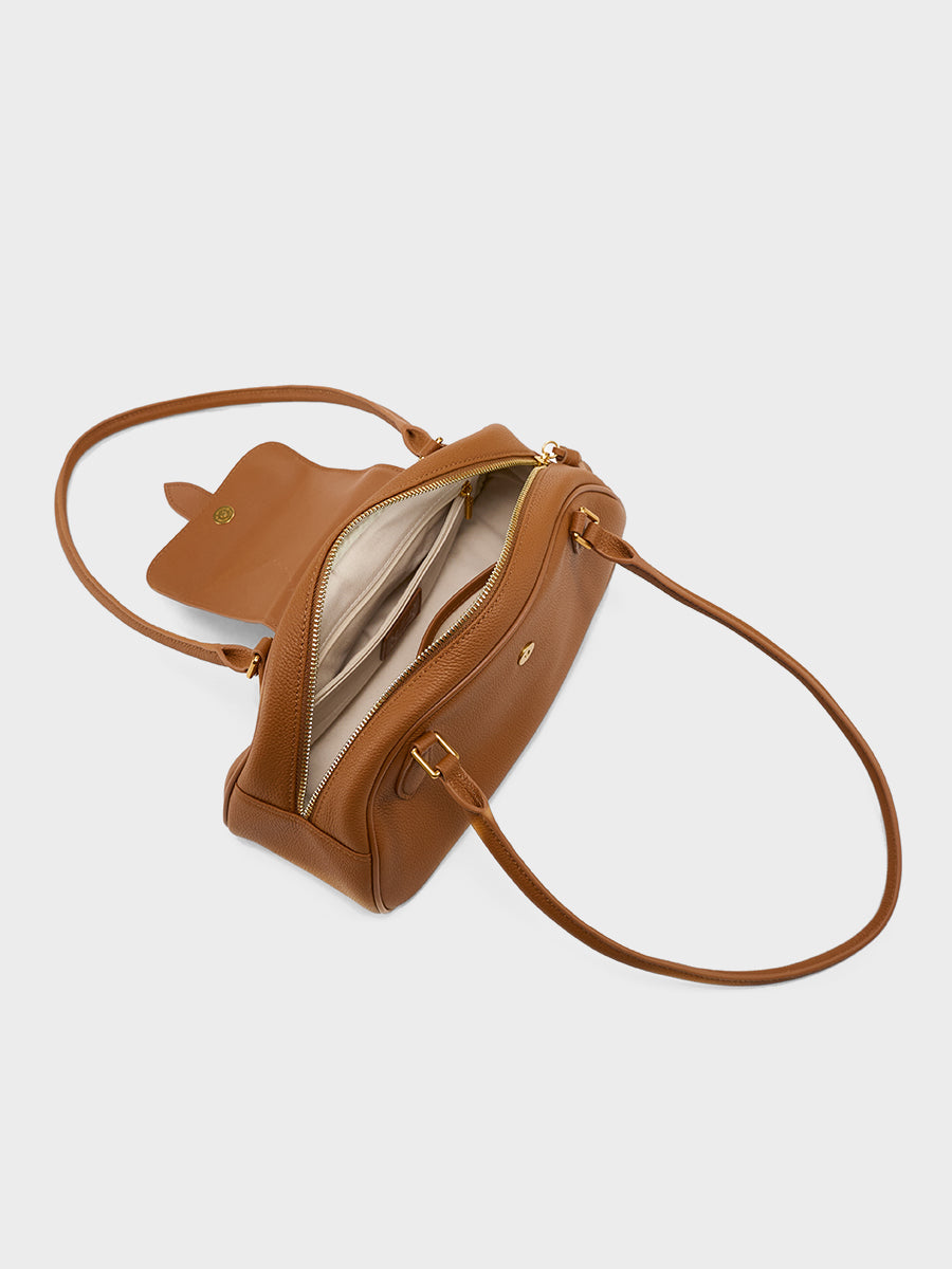 Minimalist chic casual french baguette bag