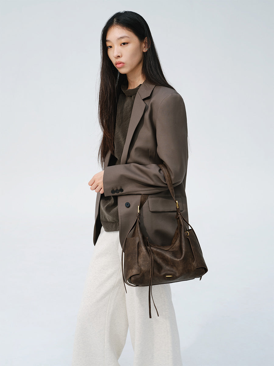 Retro and versatile hobo bag