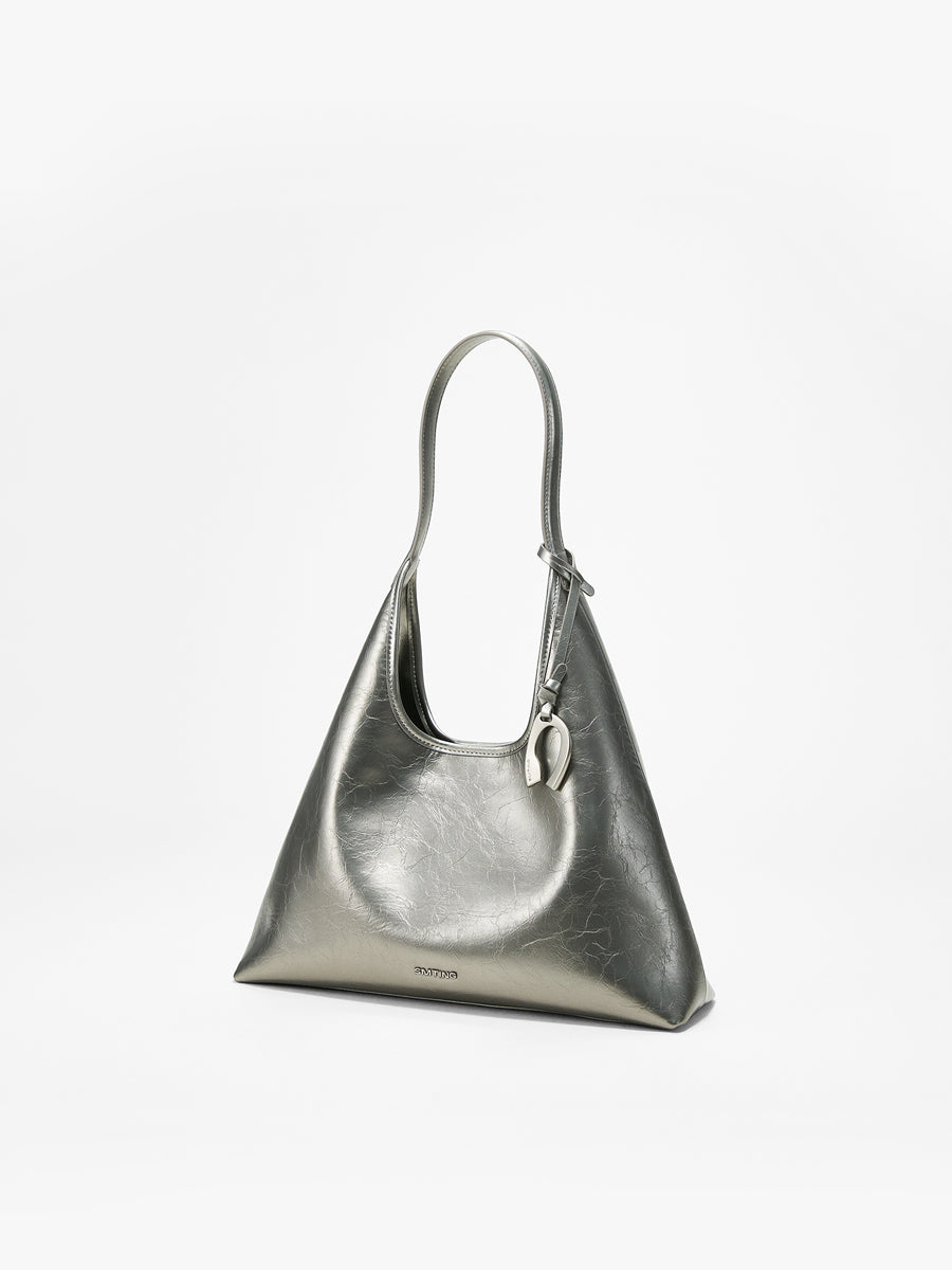 Delicate and eye-catching tote bag