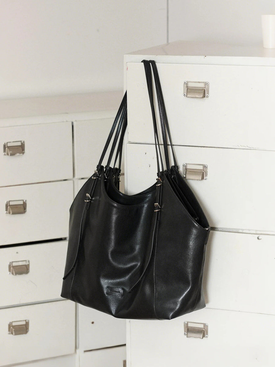 Beautiful practical large-capacity cowhide single-shoulder bag