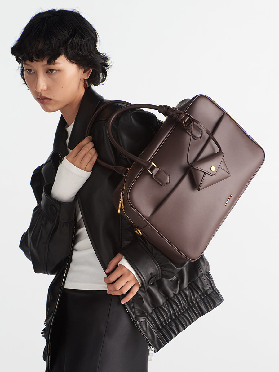 Premium sense large capacity commuting tote bag