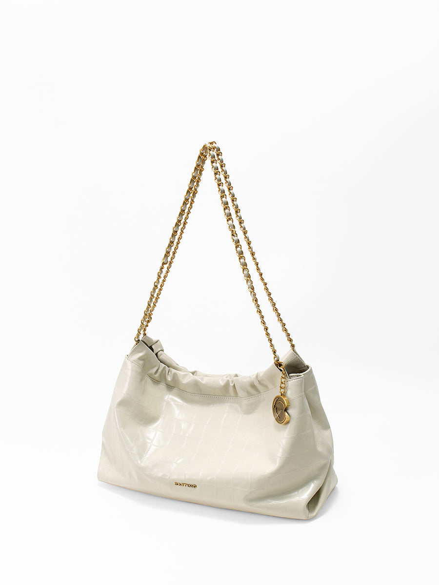 Fashionable retro commuting tote bag