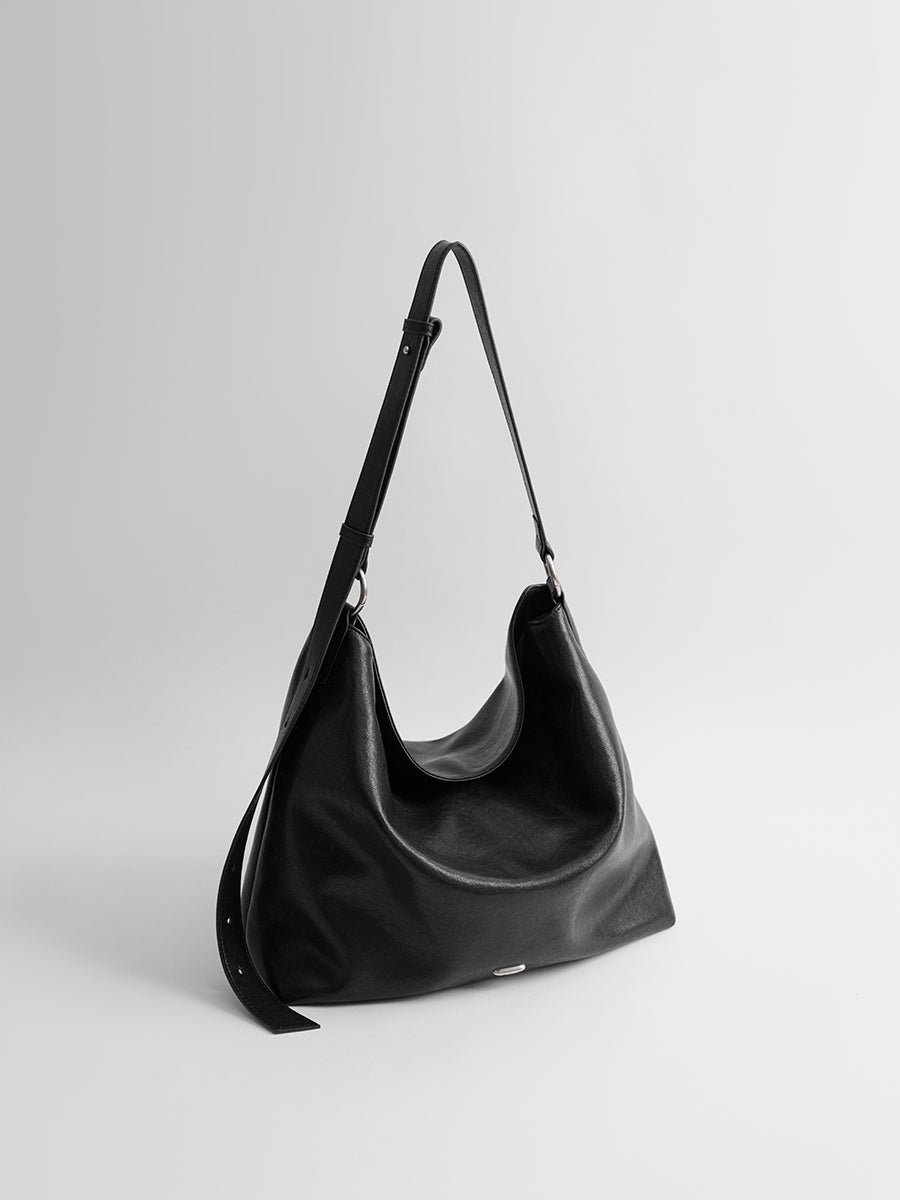 Large-capacity tote bag