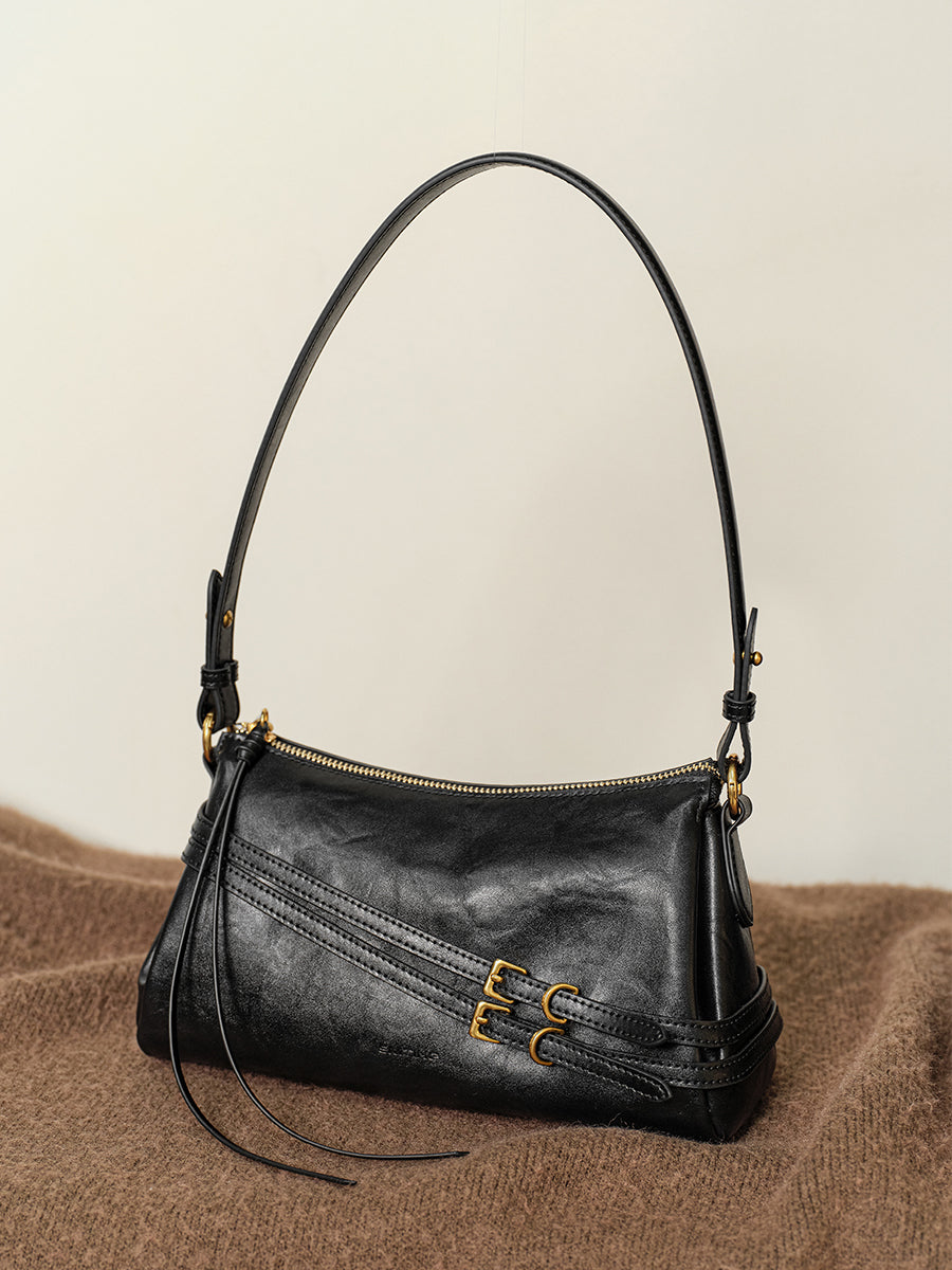 Delicate and luxurious baguette bag