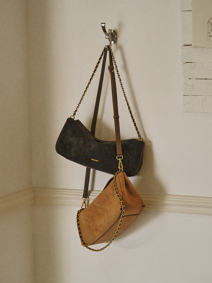 Fashionable stable and high-end pillow bag