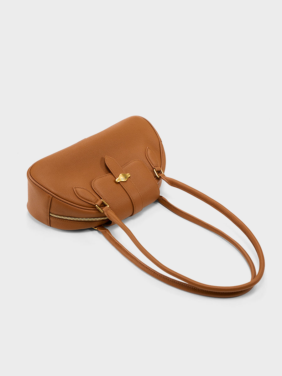 Minimalist chic casual french baguette bag