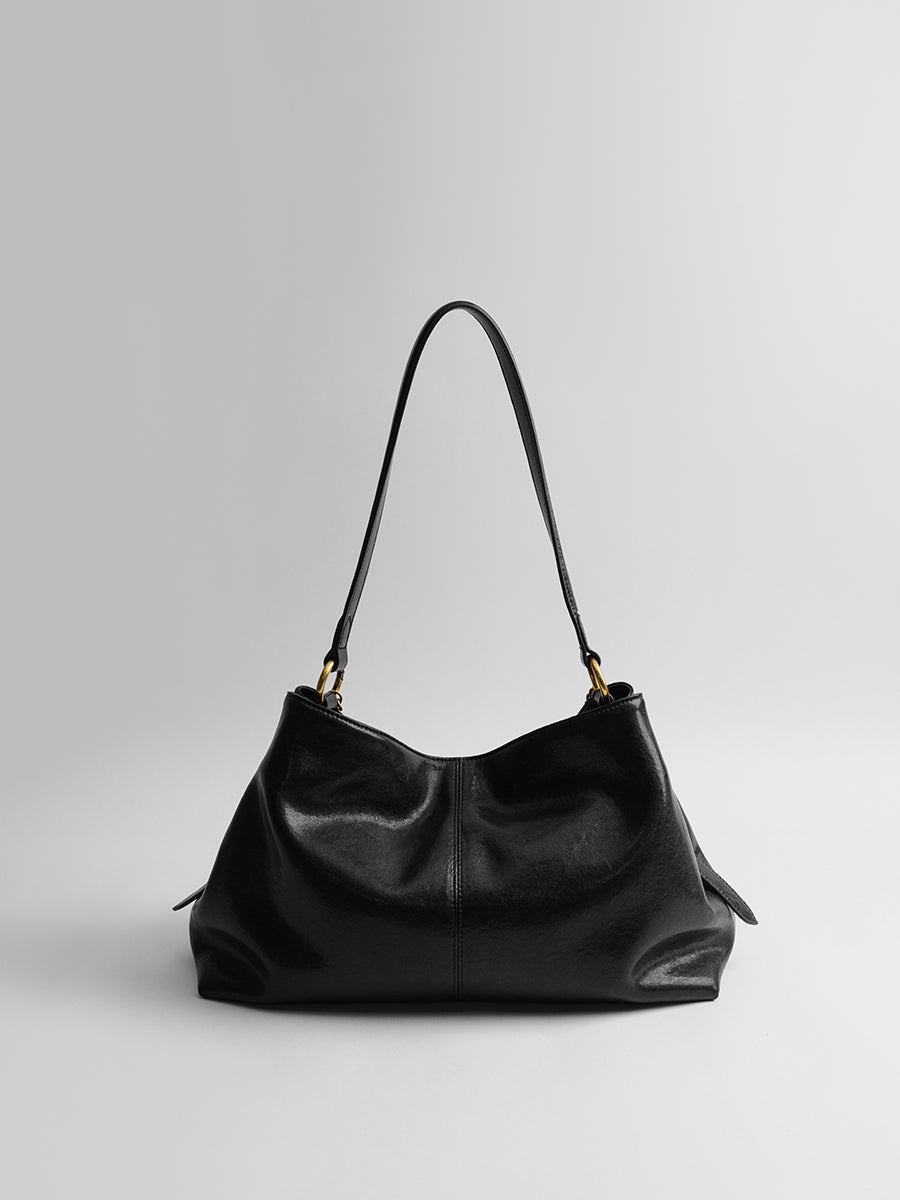 Large-capacity commuter tote bag