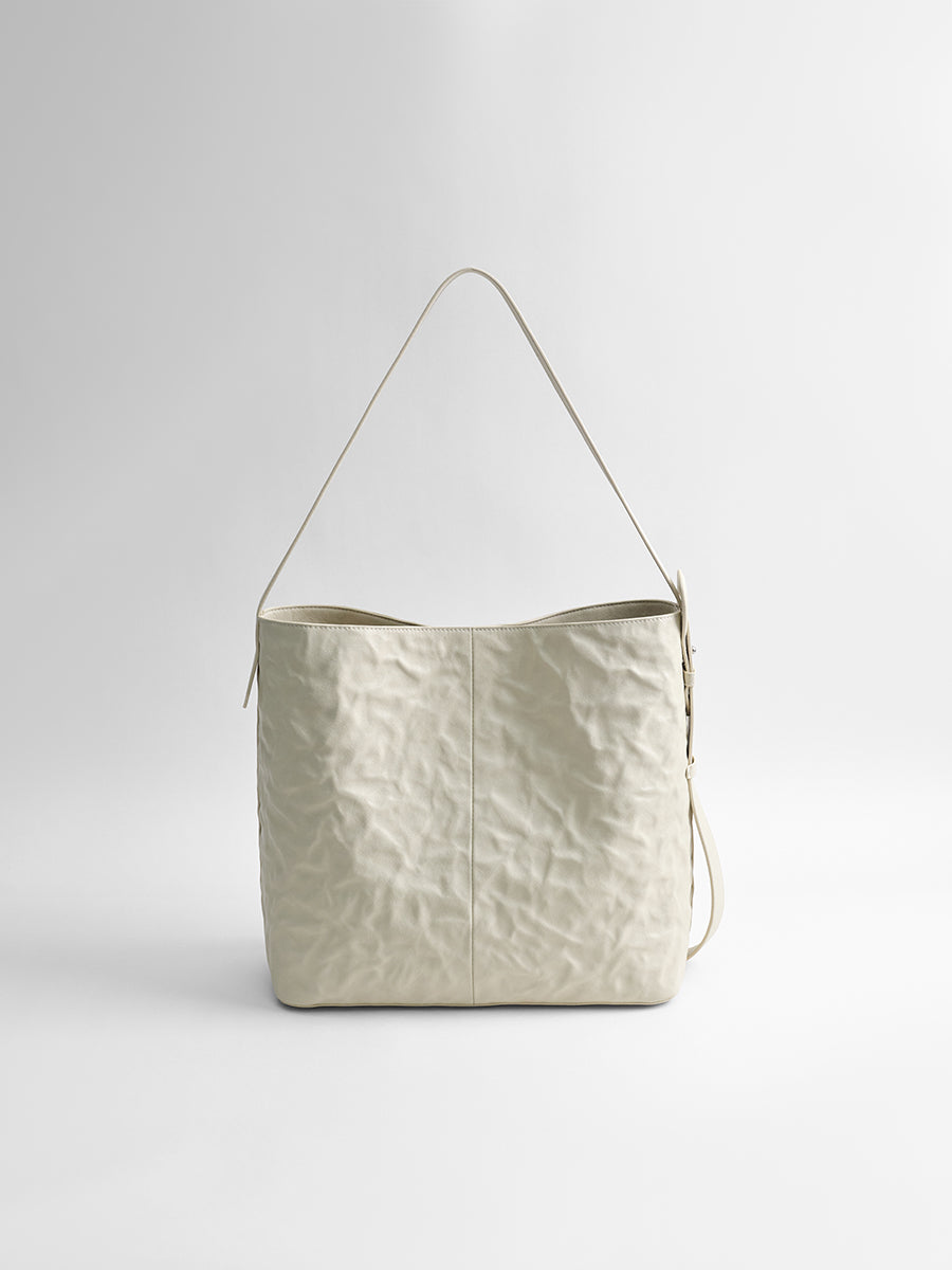 Sneaky design bucket bag