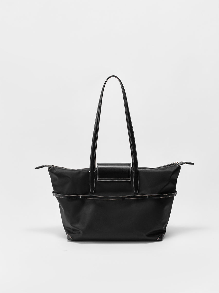 Large-capacity commuter tote bag