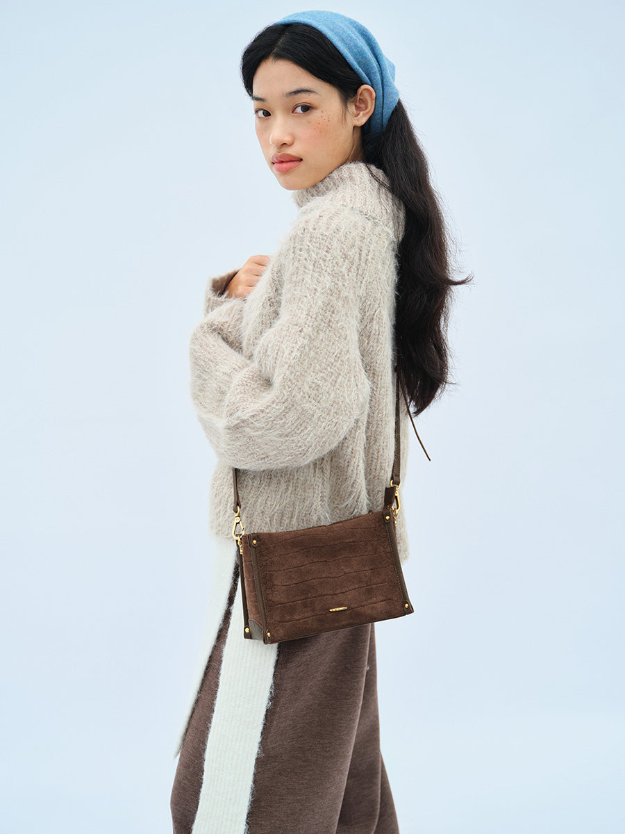 Fashionable hand-held box bag for autumn and winter