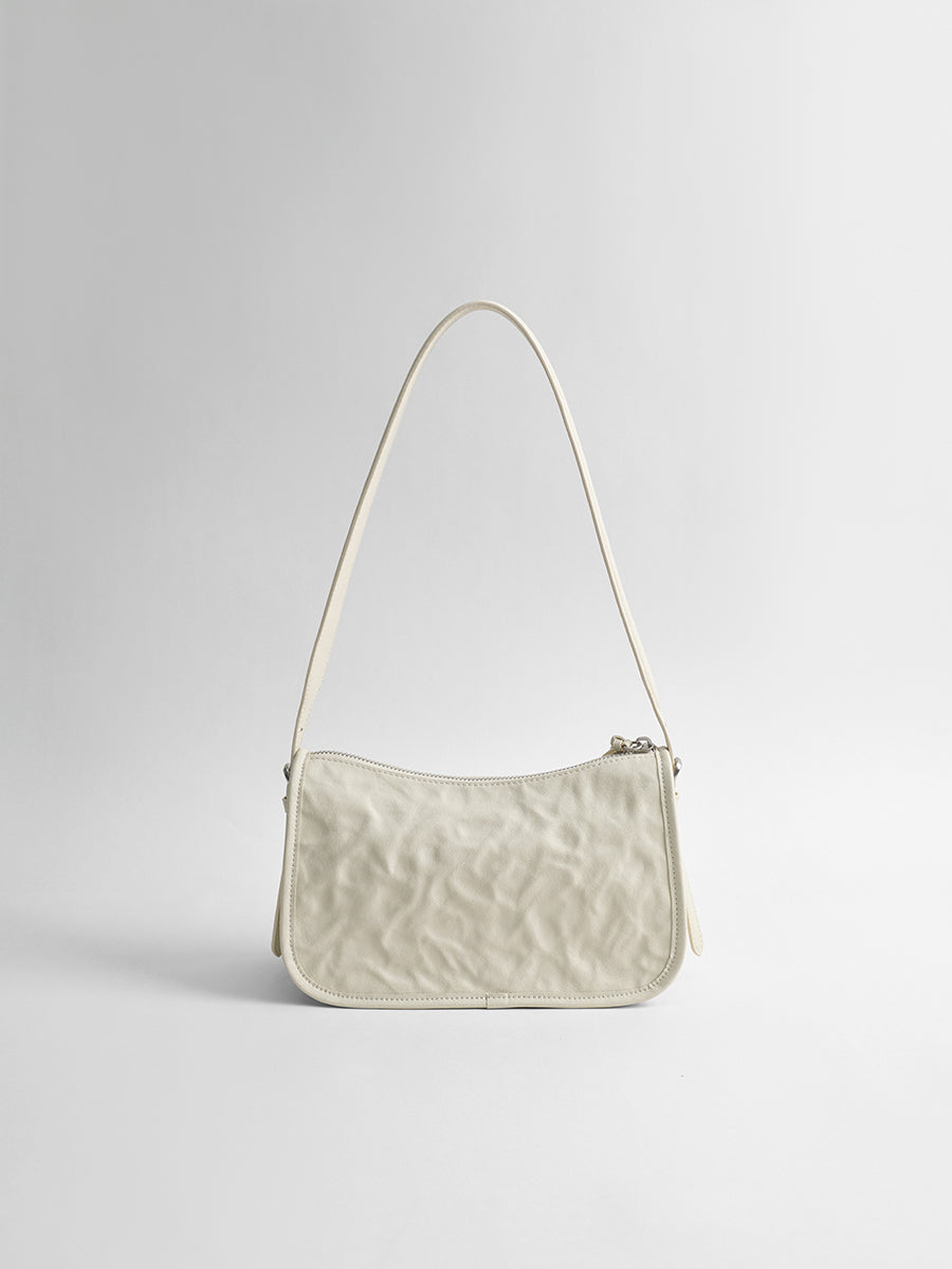 Luxurious and versatile underarm bag